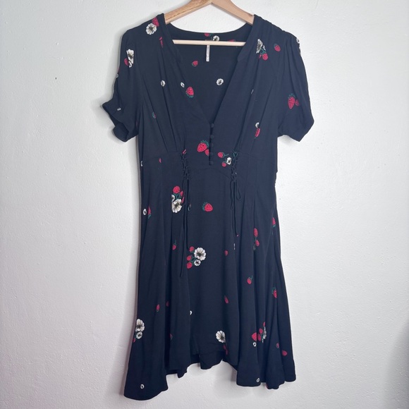 Free People Dream Girl Lace Up Strawberry Mini Dress Size 8 EUC - Picture 2 of 12